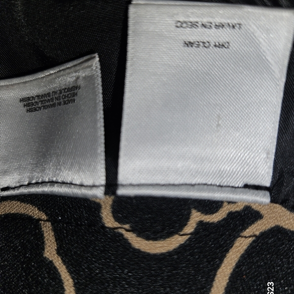 Nine West Skirt, Size 10, Black, Tan, Flowered, lining inside, Slit In Back - Picture 6 of 7